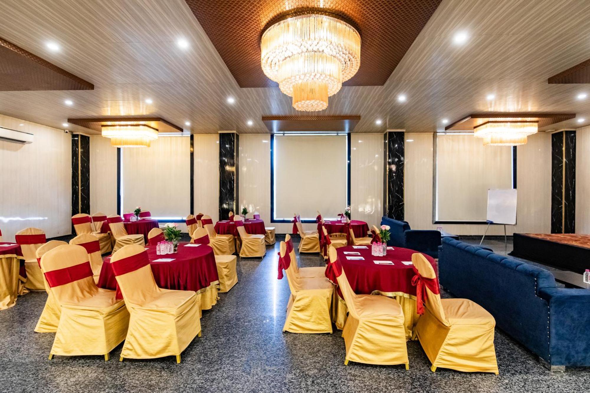ג'איפור Foxoso Fiori Hotel מראה חיצוני תמונה